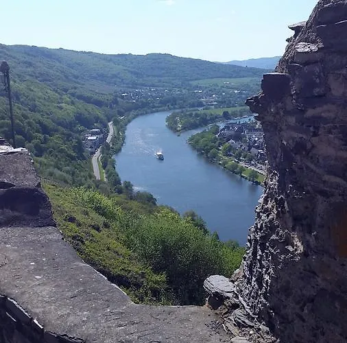& Am Steinbrunnen * Brauneberg